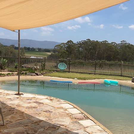 Blueberry Hill Vineyard Stay Rothbury Ngoại thất bức ảnh